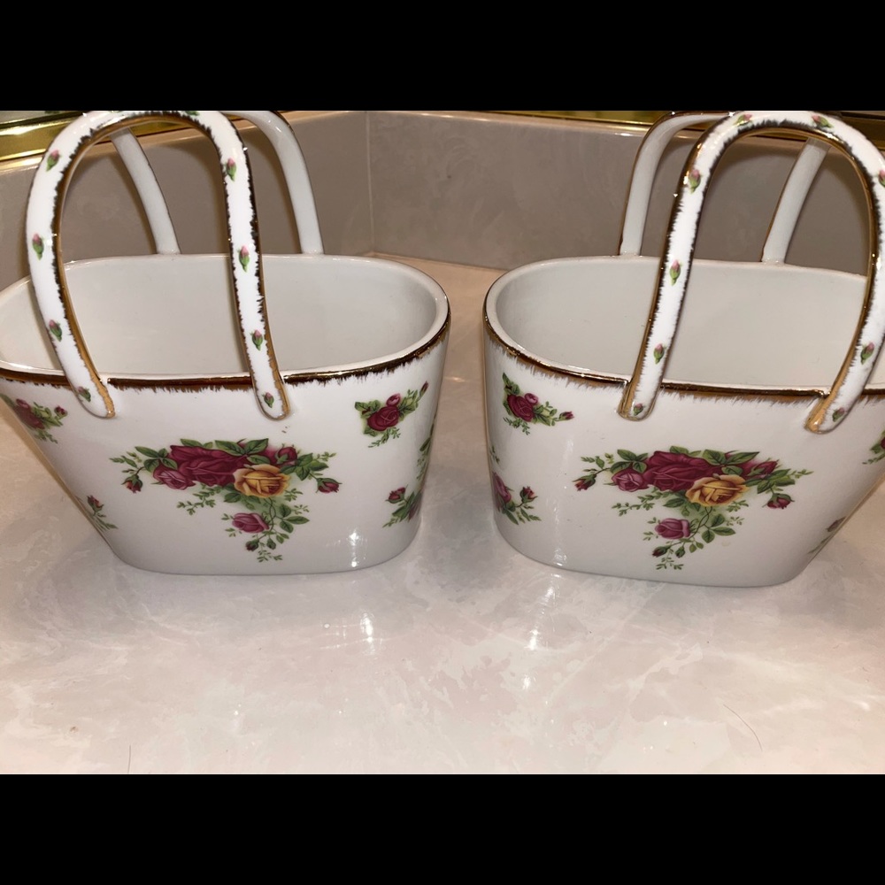 Royal Albert purse figurines like new condition
